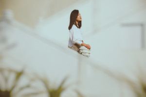 Listen to 探清水河 song with lyrics from 于婷
