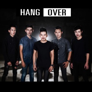 ดาวน์โหลดและฟังเพลง โกหกตัวเอง พร้อมเนื้อเพลงจาก Hang Over