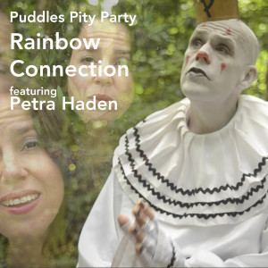 收聽Puddles Pity Party的Rainbow Connection (其他)歌詞歌曲