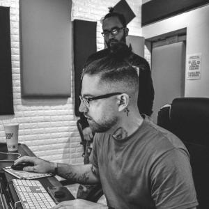 ดาวน์โหลดและฟังเพลง Double Up (feat. DeNami) (Explicit) พร้อมเนื้อเพลงจาก Aaron Sauer