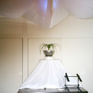 Dengarkan Sound Tiled Pavement lagu dari Ring ROY dengan lirik