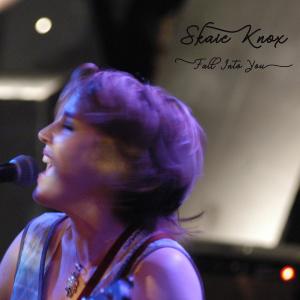 ดาวน์โหลดและฟังเพลง Cage พร้อมเนื้อเพลงจาก Skaie Knox