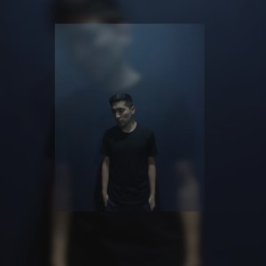 ดาวน์โหลดและฟังเพลง Down พร้อมเนื้อเพลงจาก Miguel R Filio