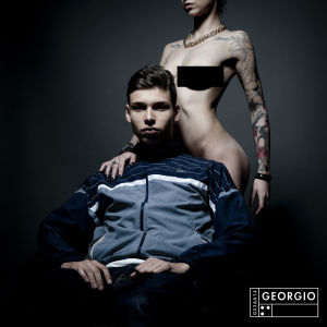 Album Le poing levé, les yeux bandés from Georgio