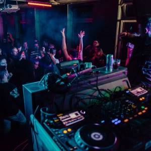 Dengarkan DJ PALING ENAK lagu dari Kristiwa Napu dengan lirik