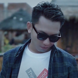 Dengarkan Lagu Lampung Tikacai Andahmu lagu dari Rendione dengan lirik