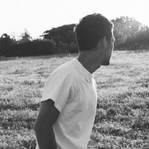 ดาวน์โหลดและฟังเพลง sixteen พร้อมเนื้อเพลงจาก Oscar Anton