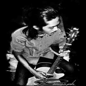 Listen to Lagu Canda song with lyrics from Deniesyah
