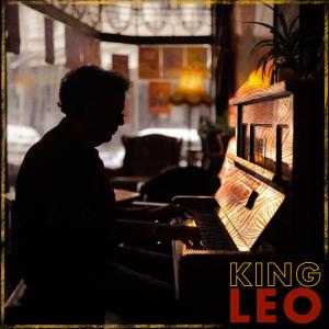 King Leo的专辑Down On My Knees