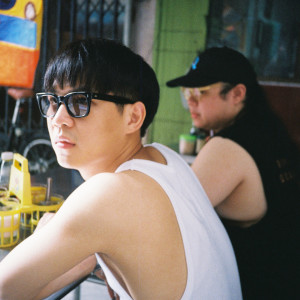 Dengarkan สบายดีไหม? (Instrumental) lagu dari Whal & Dolph dengan lirik