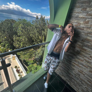 收聽Kickdoe的Dont Care (Explicit)歌詞歌曲