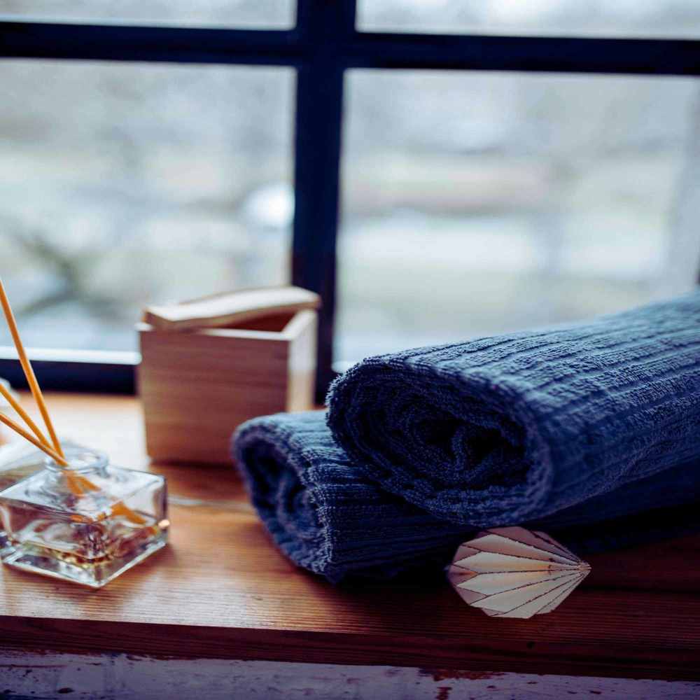 Bright Ambience for Simmering Downtime