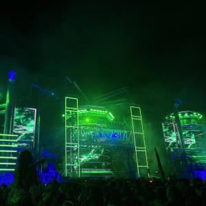 收聽Salvador Sanchez的Whisper歌詞歌曲