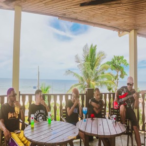 ดาวน์โหลดและฟังเพลง Recomeçar พร้อมเนื้อเพลงจาก DUF