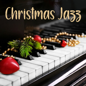 Dengarkan lagu Last Christmas nyanyian Saint Nicholas Orchestra dengan lirik