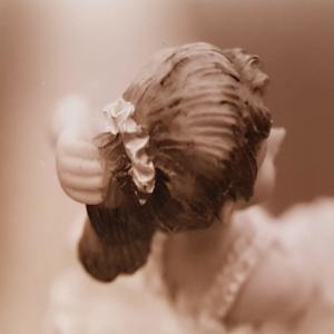 Listen to Detrás del decorado song with lyrics from Corderos