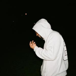 ดาวน์โหลดและฟังเพลง H8 (Explicit) พร้อมเนื้อเพลงจาก BLUUTO