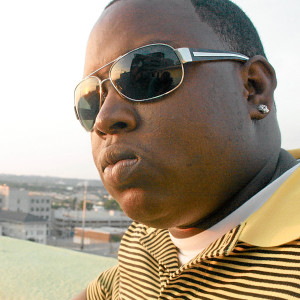 Listen to Money Machine (Explicit) song with lyrics from Sonny Rich