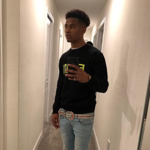 Dengarkan 6 Poles lagu dari Desire dengan lirik