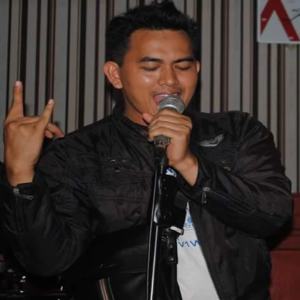 收聽Yuspandri_Limit的Kasih Putih歌詞歌曲