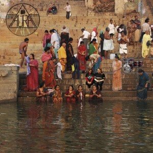 ดาวน์โหลดและฟังเพลง PFIZER THE SAVIOUR พร้อมเนื้อเพลงจาก AURA