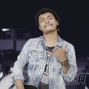 Dengarkan lagu Baby nyanyian Wizz Baker dengan lirik