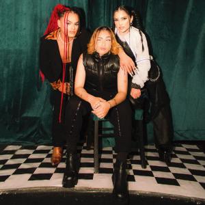 ดาวน์โหลดและฟังเพลง Valentina พร้อมเนื้อเพลงจาก Gudnana