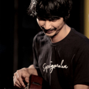 Listen to THETA DELTA song with lyrics from Sepertiga Malam
