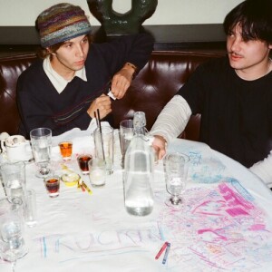 default playlist img