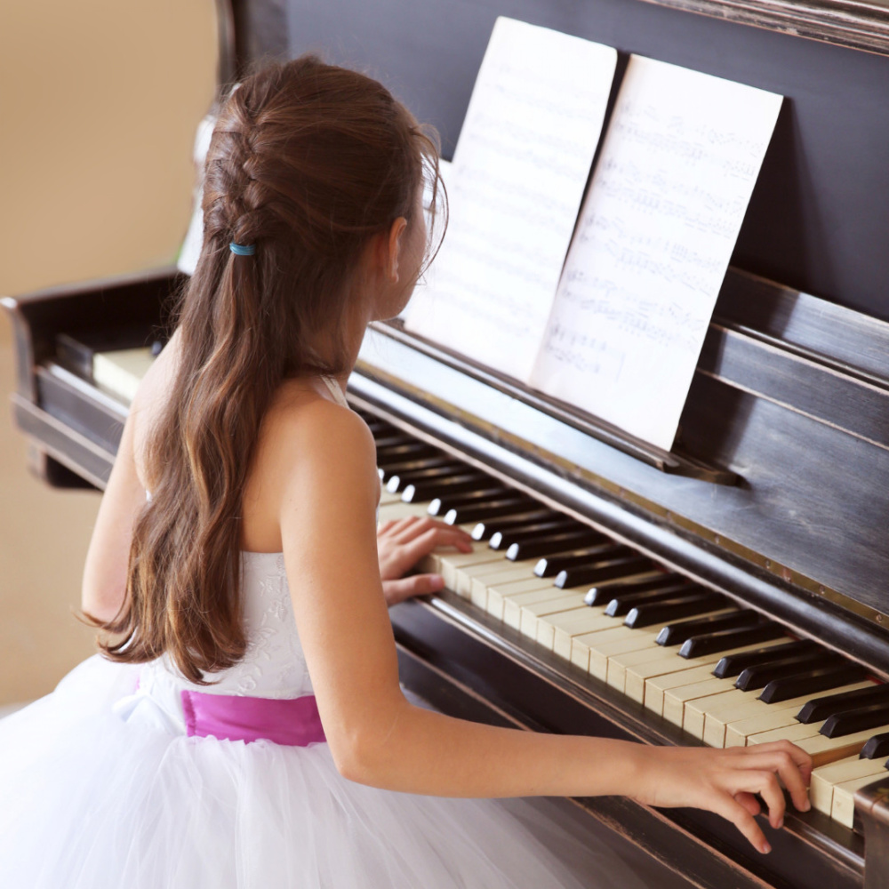 Soothing Piano Melodies for Peaceful Moments