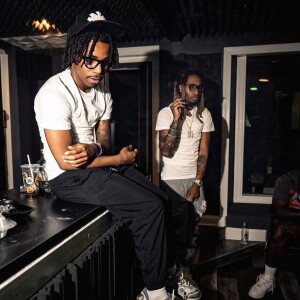 default playlist img