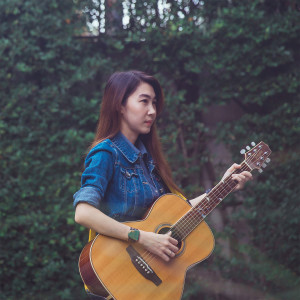 收聽เมญาณี เทียบเทียม的ฝากหัวใจไว้น่าน歌詞歌曲