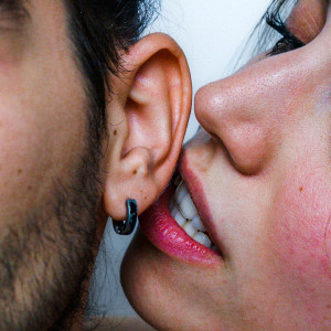 Dengarkan lagu Le parole degli altri nyanyian Ruan dengan lirik