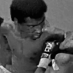 收聽8theroach的Heavyweight (Explicit)歌詞歌曲