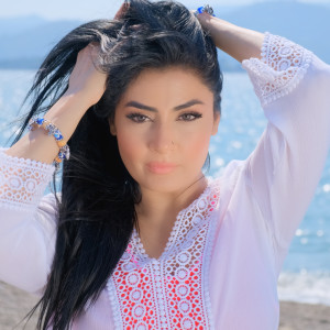 ดาวน์โหลดและฟังเพลง Bullet พร้อมเนื้อเพลงจาก Fadia Shaboroz