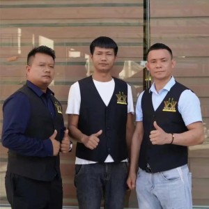 Dengarkan lagu 负心的你 (正式版) nyanyian 云南三怪 dengan lirik