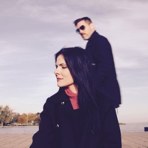 Listen to Mást ölelj song with lyrics from Káté