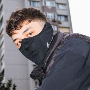 ดาวน์โหลดและฟังเพลง Fendi Gucci Prada (feat. rewinxt) พร้อมเนื้อเพลงจาก onurxt