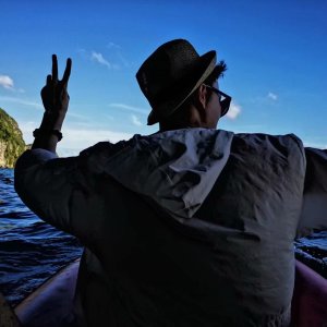 Dengarkan lagu Dream It Possible (DJ版) nyanyian DJ老鹏 dengan lirik