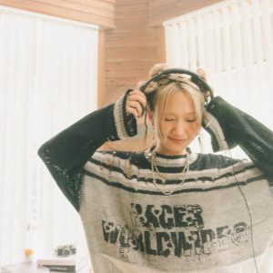 ดาวน์โหลดและฟังเพลง Luv me hate me (Studio Version) พร้อมเนื้อเพลงจาก E1and