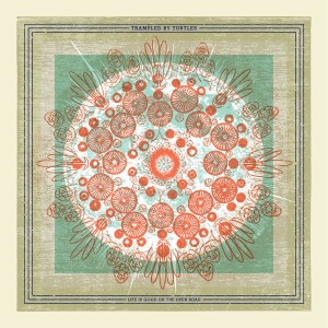 ดาวน์โหลดและฟังเพลง The Middle พร้อมเนื้อเพลงจาก Trampled By Turtles