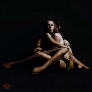 ดาวน์โหลดและฟังเพลง People Are Strangers พร้อมเนื้อเพลงจาก Zella Day