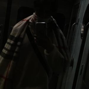 收聽RΔijin的Avec Les Ombres (Explicit)歌詞歌曲