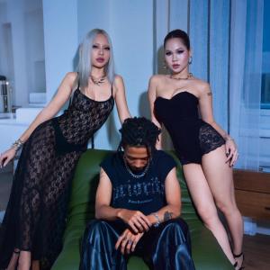 ดาวน์โหลดและฟังเพลง Lên (feat. Larria.) (Explicit) พร้อมเนื้อเพลงจาก NOCK