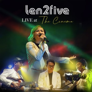 Dengarkan lagu A Brand New Day (Live At The Cinema) nyanyian Ten2Five dengan lirik