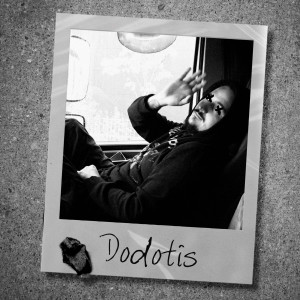 Listen to Dodotis song with lyrics from Moneo