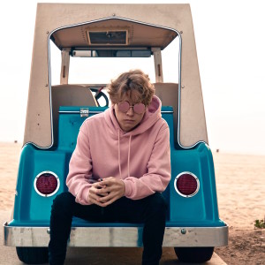 ดาวน์โหลดและฟังเพลง No Worries (Live) พร้อมเนื้อเพลงจาก Devin Kennedy