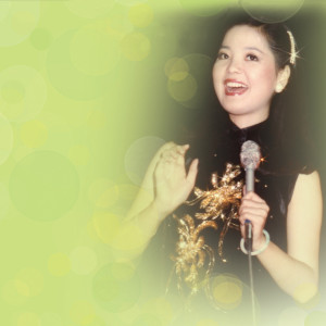 ดาวน์โหลดและฟังเพลง Ai De Ke Shi พร้อมเนื้อเพลงจาก 邓丽君