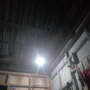 收听Ayunda的Antara kau dan aku歌词歌曲