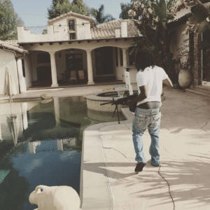 default playlist img